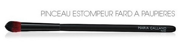 PINCEAU ESTOMPEUR FARD Á PAUPIÈRES